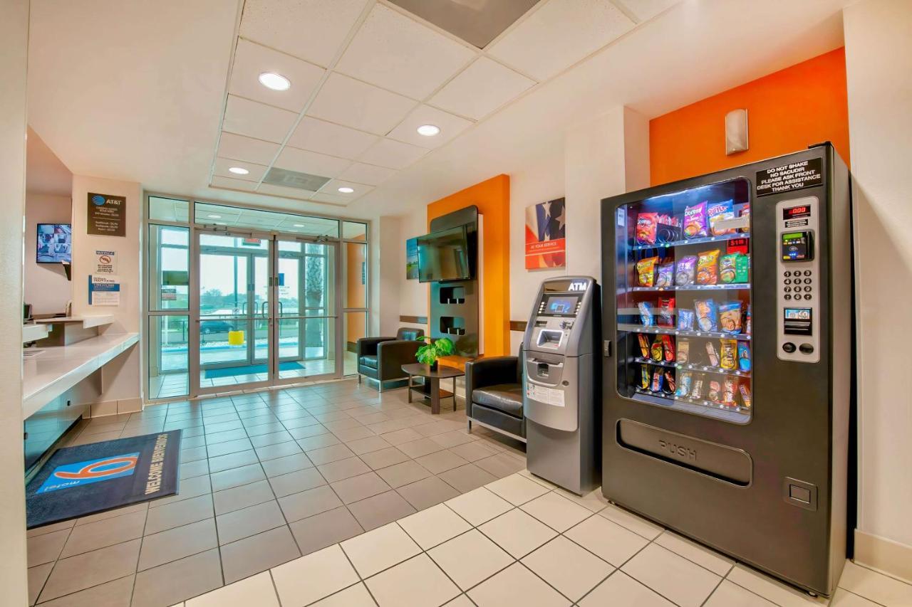 Motel 6-Eagle Pass, Tx - Lakeside Exterior photo
