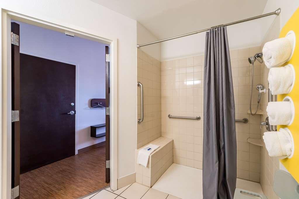 Motel 6-Eagle Pass, Tx - Lakeside Room photo