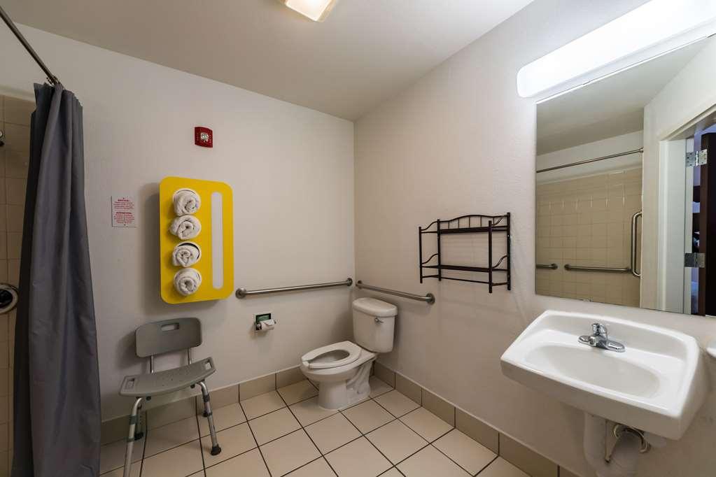 Motel 6-Eagle Pass, Tx - Lakeside Room photo